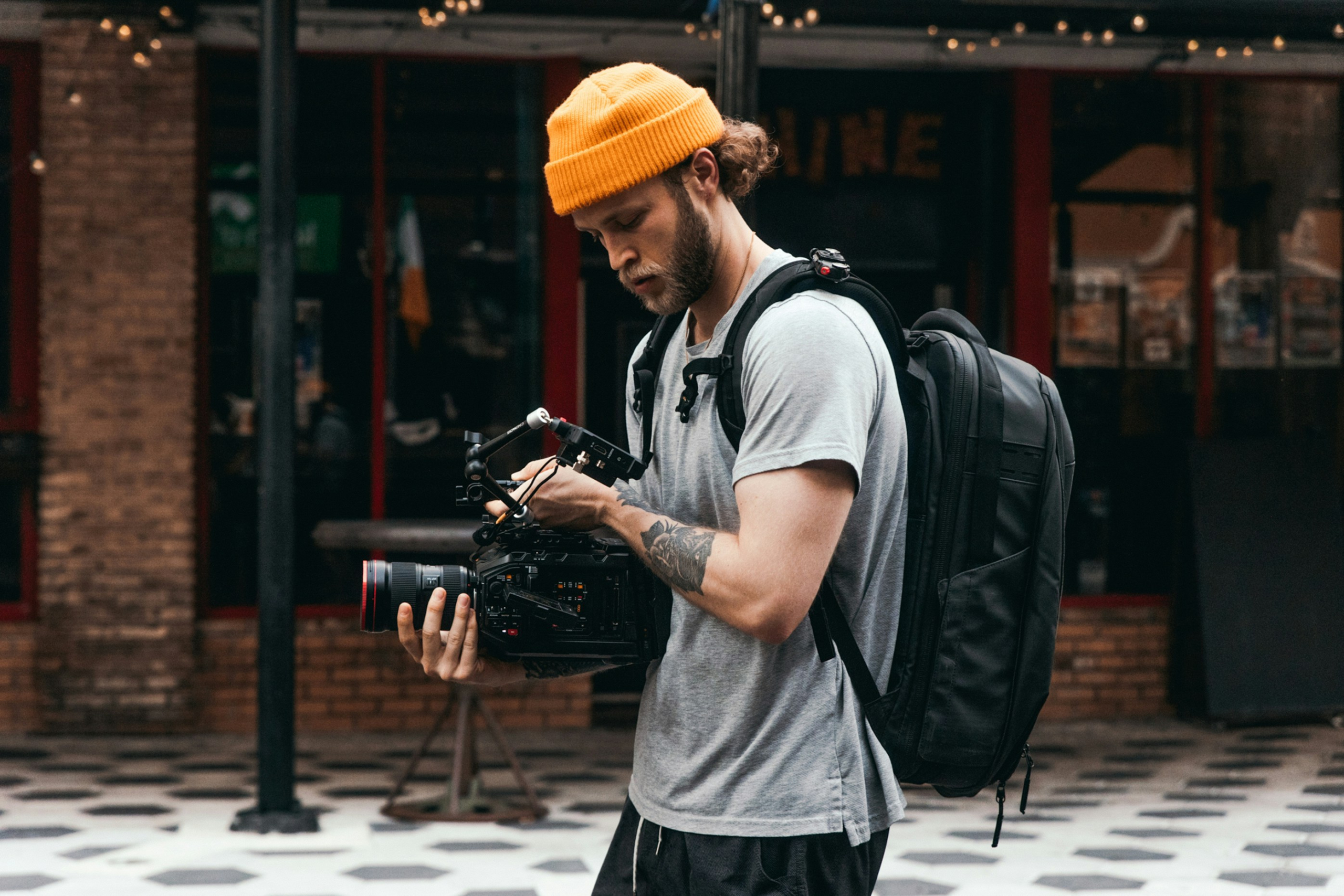 How to become photojournalist